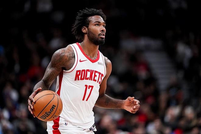 NBA级别后卫!拉塞尔CBA季前赛首秀轰18+7+9填满数据栏