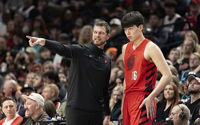 NBA级别后卫!拉塞尔CBA季前赛首秀轰18+7+9填满数据栏